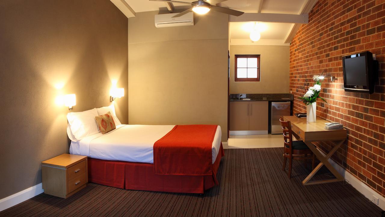 Rose & Crown Hotel Perth Esterno foto
